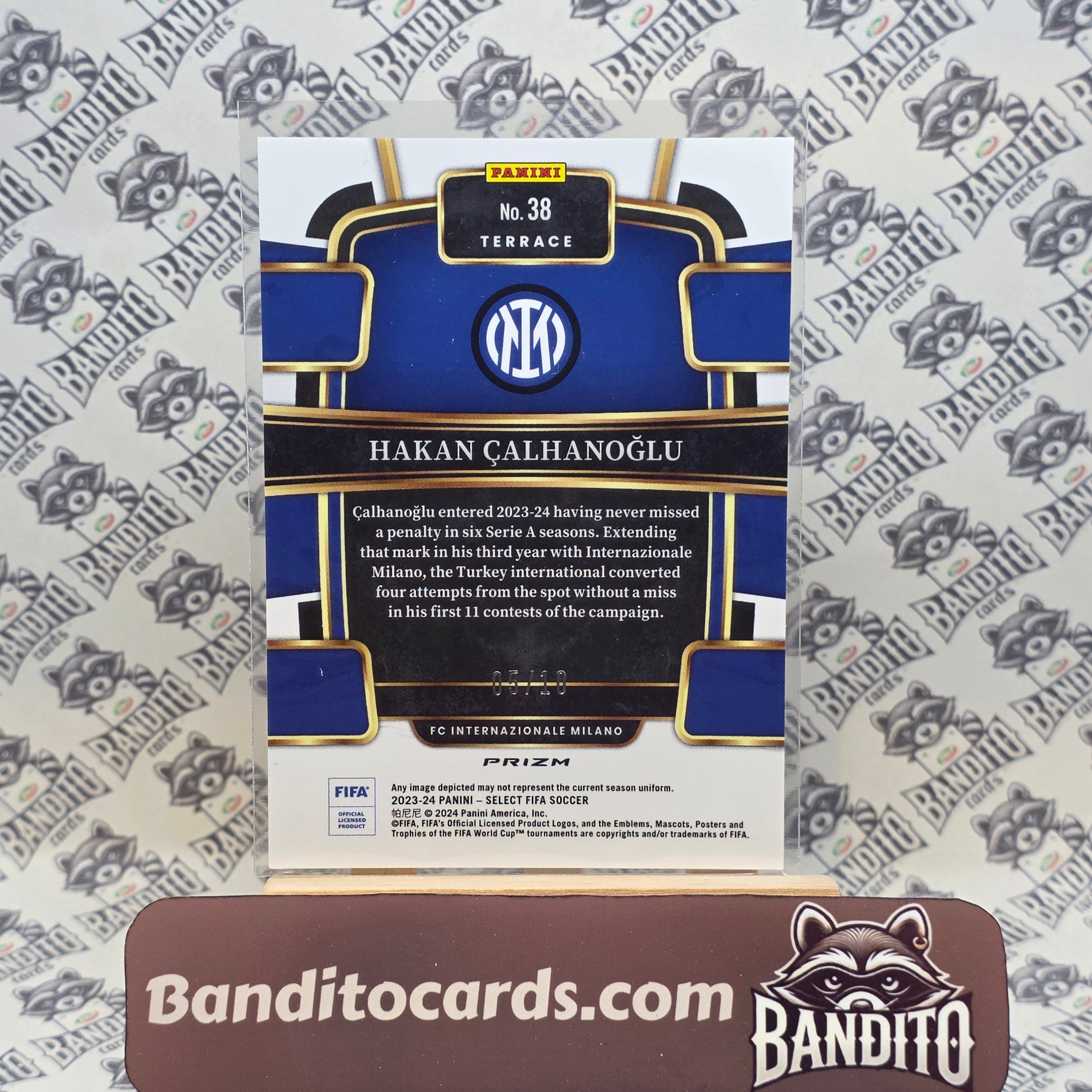 2023-24 Panini Select Fifa Hakan Calhanoglu /10 Gold Mojo - Inter